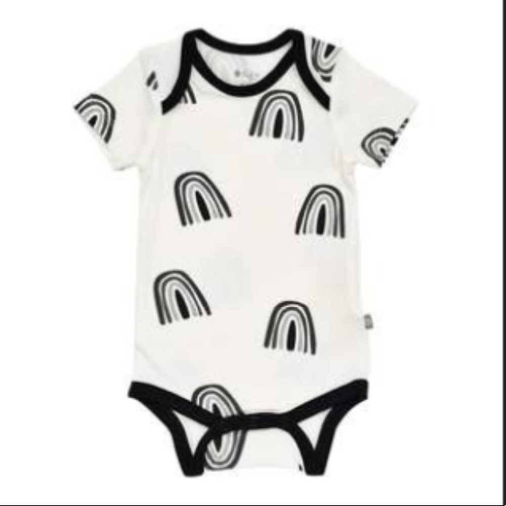 Kyte baby B&W  rainbow bodysuit 🖤🤍🖤